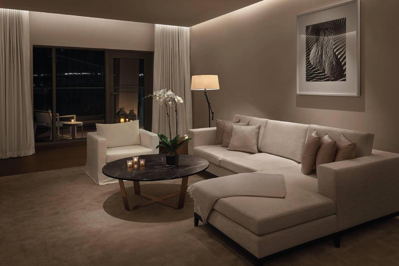 The Abu Dhabi Edition Exterior foto A living room