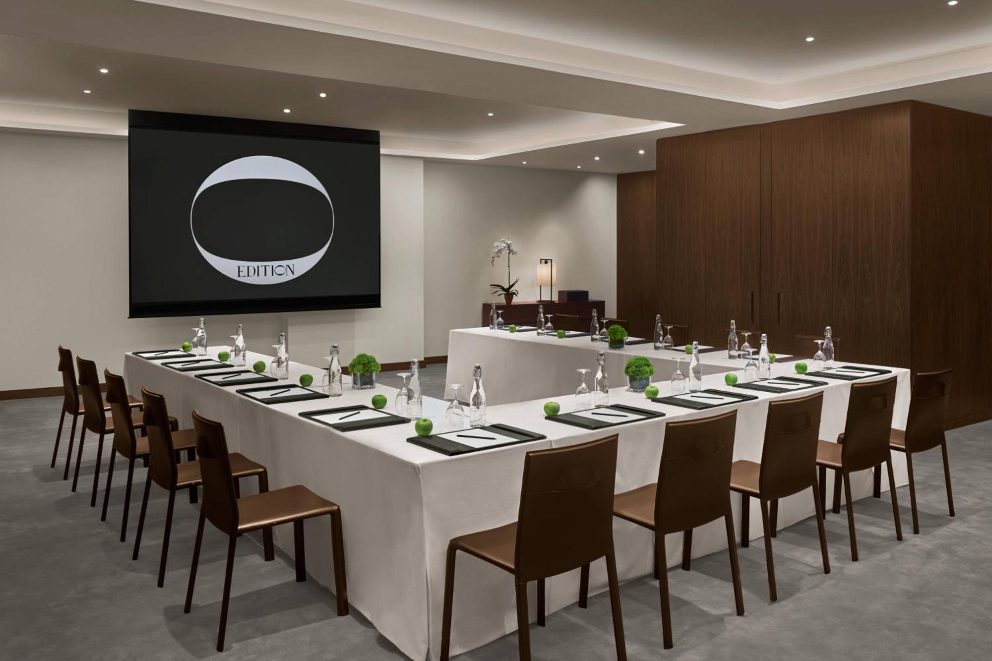 The Abu Dhabi Edition Exterior foto Meeting room at Le Méridien, Dubai